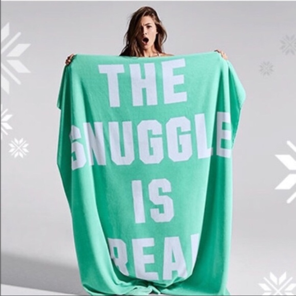 VS PINK Sherpa Snuggle is Real.